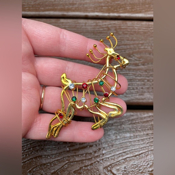 Jewelry - Elegant Gold Reindeer Brooch with Multicolor Accents